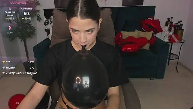 CharleneWoods online show from February 2, 8:02 am