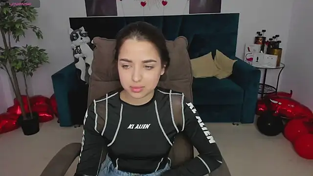 CharleneWoods online show from February 26, 8:26 am