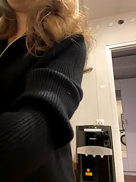 Snapshot of CharleneWoods chatting on October 18, 4:59 am CharleneWoods online show from October 18, 4:59 am