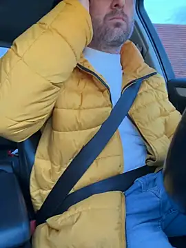 Snapshot of w12er chatting on March 17, 5:05 pm w12er online show from March 17, 5:05 pm