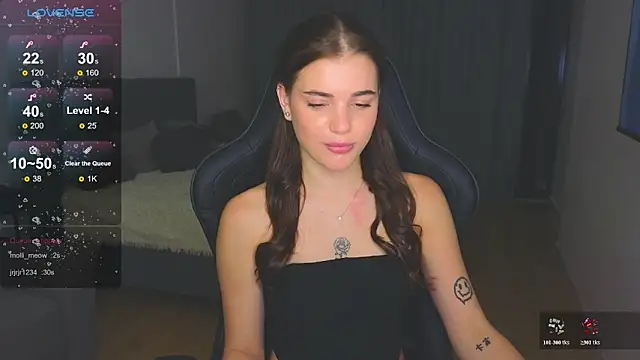 Snapshot of adrianawow1 chatting on November 1, 12:56 am adrianawow1 online show from November 1, 12:56 am