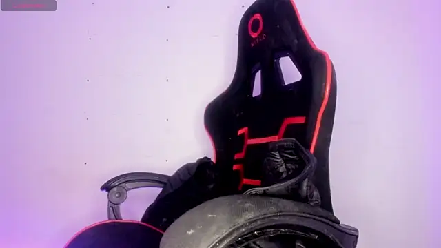 silviamilk online show from March 31, 5:02 pm