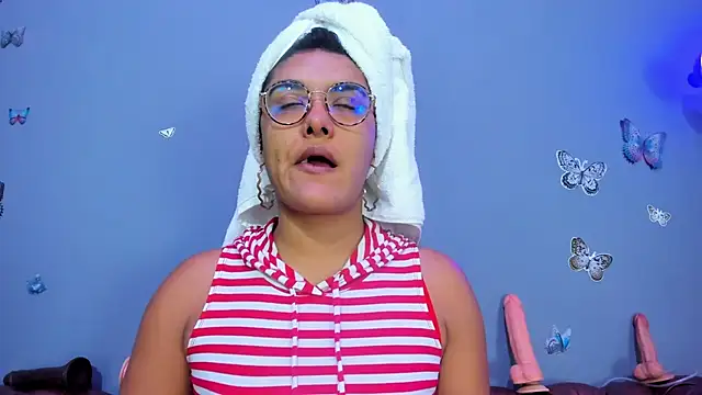 Kaira mosse online show from December 18, 12:00 pm