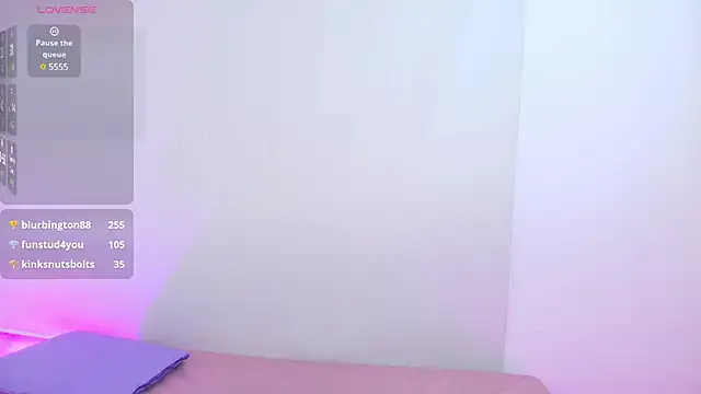 Snapshot of Brendda_tay chatting on February 22, 9:34 am Brendda tay online show from February 22, 9:34 am