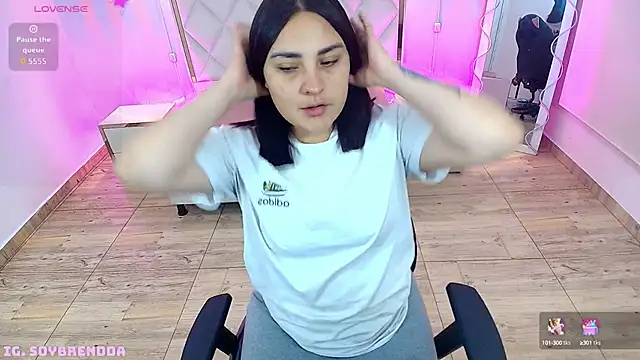 Snapshot of Brendda_tay chatting on September 15, 3:17 am Brendda tay online show from September 15, 3:17 am