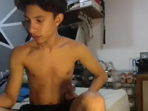 Snapshot of ferchitibellako chatting on December 15, 5:02 am ferchitibellako online show from December 15, 5:02 am