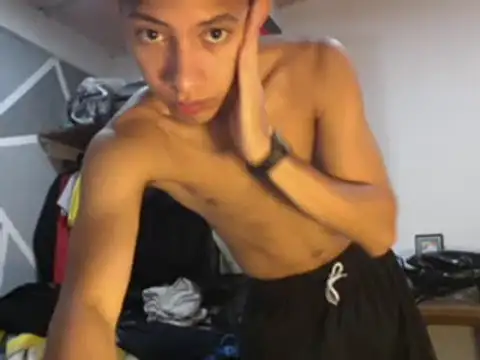 Snapshot of ferchitibellako chatting on December 15, 8:25 pm ferchitibellako online show from December 15, 8:25 pm