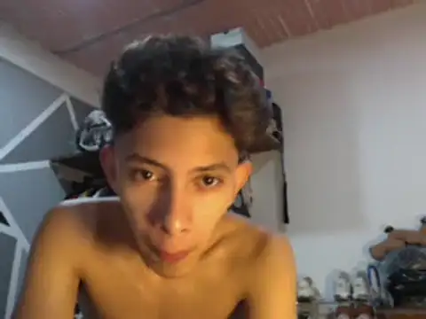 Snapshot of ferchitibellako chatting on December 22, 6:17 am ferchitibellako online show from December 22, 6:17 am