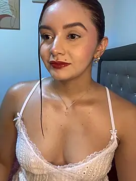 Melanyprada online show from May 12, 5:26 am
