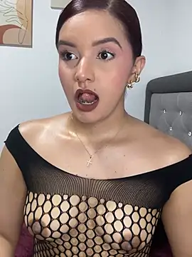 Melanyprada online show from May 15, 5:14 am