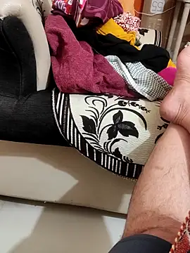 Snapshot of Akhil3290 chatting on April 1, 4:37 pm Akhil3290 online show from April 1, 4:37 pm