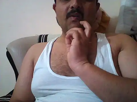 Snapshot of Akhil3290 chatting on April 4, 5:32 pm Akhil3290 online show from April 4, 5:32 pm