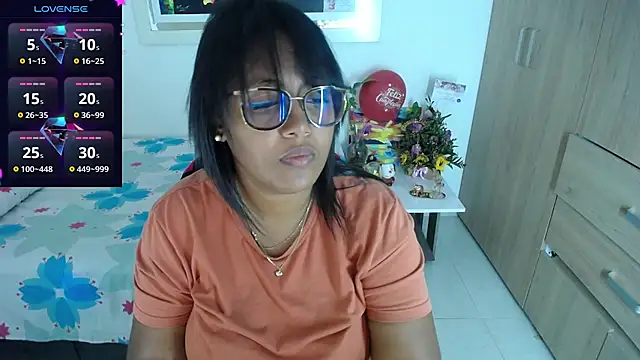 Snapshot of miajoseph_ chatting on February 17, 7:53 pm miajoseph online show from February 17, 7:53 pm