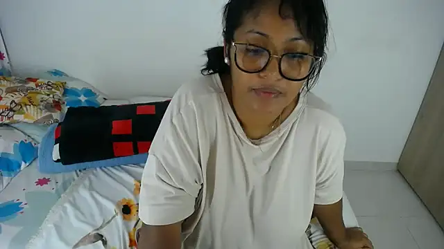 Snapshot of miajoseph_ chatting on October 3, 4:20 am miajoseph online show from October 3, 4:20 am