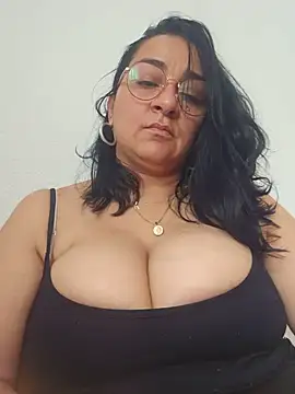 paulinaDiaz1 online show from May 12, 12:57 pm