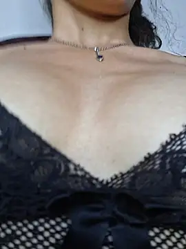 HelenHoltz online show from November 30, 1:31 am