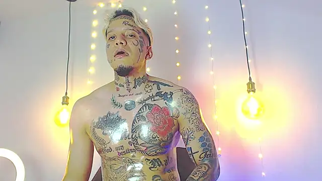 Snapshot of daimond_hope666 chatting on January 27, 2:53 am daimond hope666 online show from January 27, 2:53 am