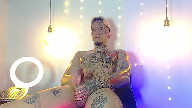 Snapshot of daimond_hope666 chatting on January 27, 8:49 pm daimond hope666 online show from January 27, 8:49 pm