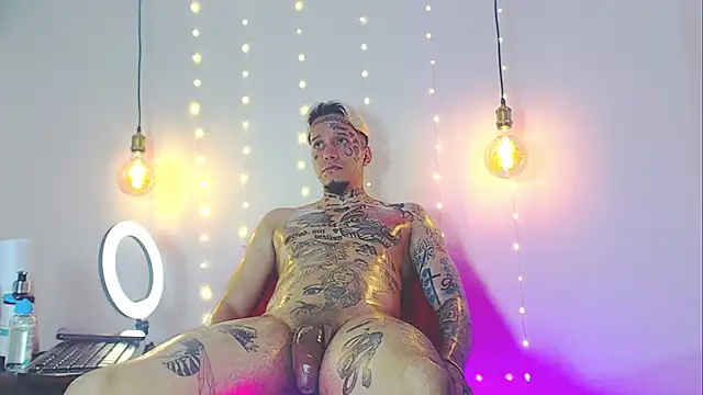 Snapshot of daimond_hope666 chatting on February 1, 8:47 pm daimond hope666 online show from February 1, 8:47 pm