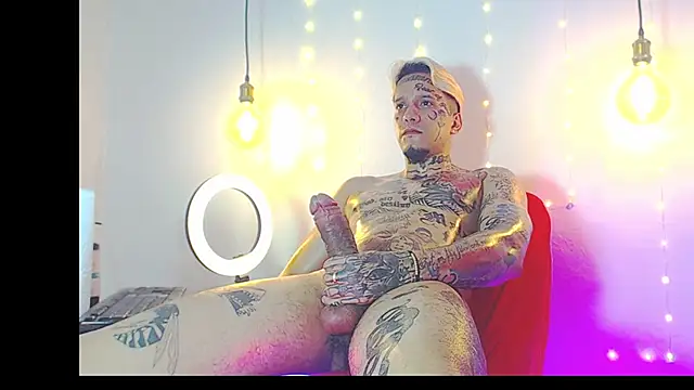 Snapshot of daimond_hope666 chatting on February 2, 6:04 am daimond hope666 online show from February 2, 6:04 am