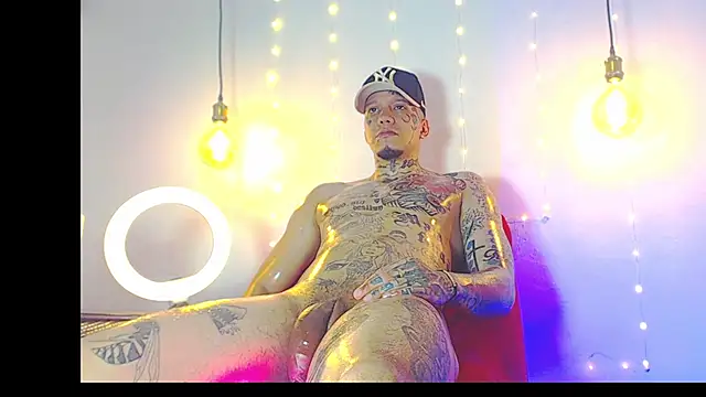 Snapshot of daimond_hope666 chatting on February 4, 8:59 pm daimond hope666 online show from February 4, 8:59 pm