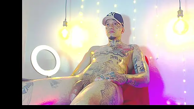 Snapshot of daimond_hope666 chatting on February 5, 3:34 am daimond hope666 online show from February 5, 3:34 am