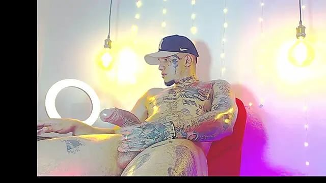 Snapshot of daimond_hope666 chatting on February 5, 6:35 am daimond hope666 online show from February 5, 6:35 am