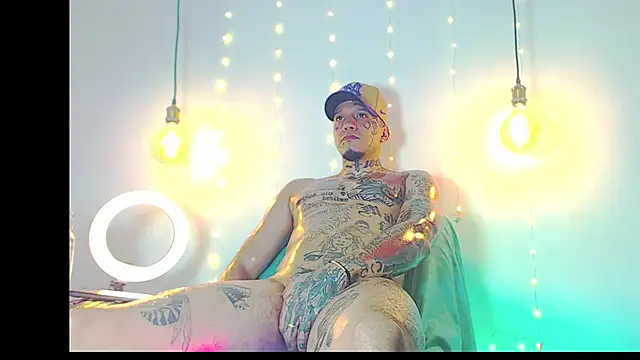 Snapshot of daimond_hope666 chatting on February 7, 8:31 pm daimond hope666 online show from February 7, 8:31 pm