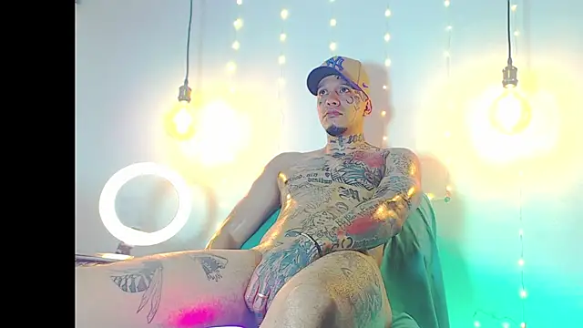 Snapshot of daimond_hope666 chatting on February 8, 4:14 am daimond hope666 online show from February 8, 4:14 am