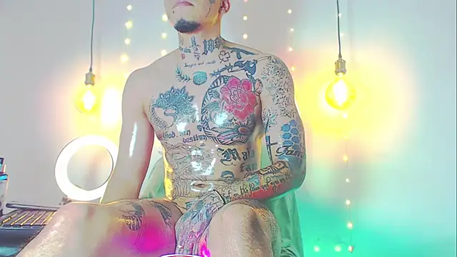 Snapshot of daimond_hope666 chatting on February 8, 8:42 pm daimond hope666 online show from February 8, 8:42 pm