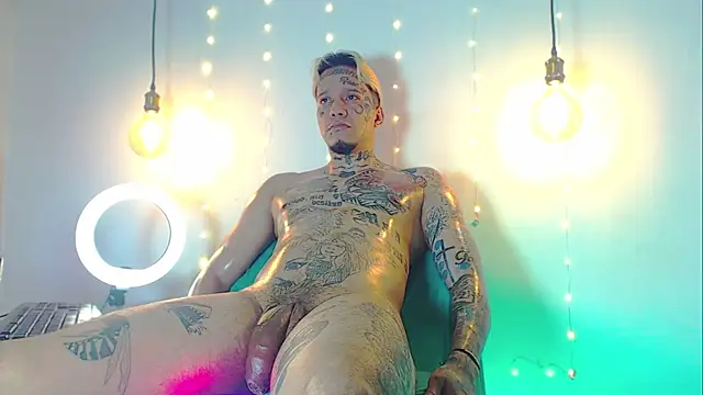 Snapshot of daimond_hope666 chatting on February 10, 3:46 am daimond hope666 online show from February 10, 3:46 am