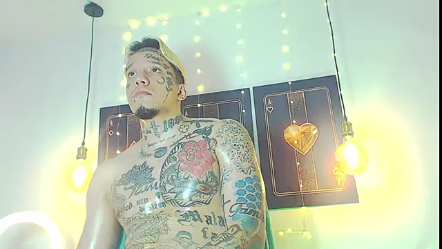 Snapshot of daimond_hope666 chatting on February 14, 6:45 am daimond hope666 online show from February 14, 6:45 am