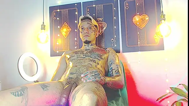 Snapshot of daimond_hope666 chatting on February 14, 7:23 pm daimond hope666 online show from February 14, 7:23 pm