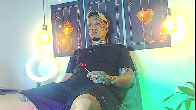 Snapshot of daimond_hope666 chatting on February 17, 4:31 am daimond hope666 online show from February 17, 4:31 am