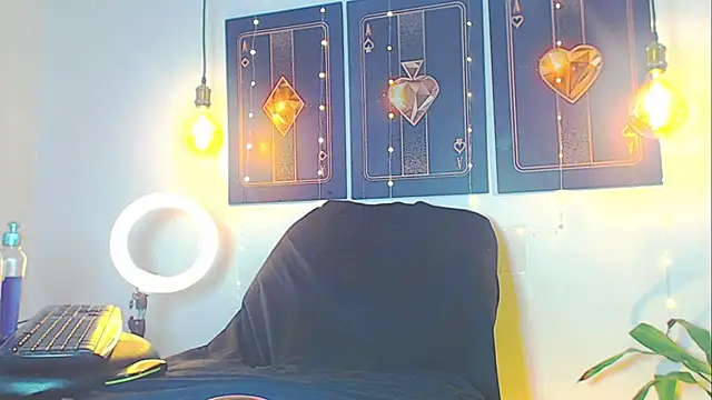 Snapshot of daimond_hope666 chatting on February 21, 8:38 pm daimond hope666 online show from February 21, 8:38 pm