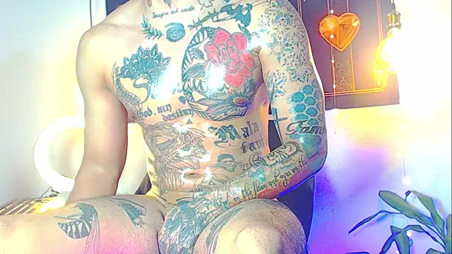 Snapshot of daimond_hope666 chatting on February 23, 3:45 am daimond hope666 online show from February 23, 3:45 am