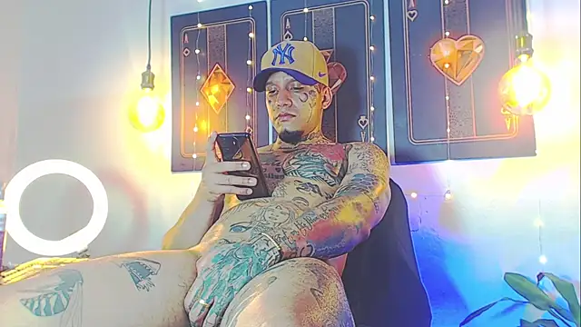 Snapshot of daimond_hope666 chatting on February 25, 5:52 am daimond hope666 online show from February 25, 5:52 am