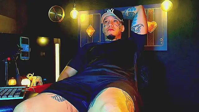 Snapshot of daimond_hope666 chatting on October 13, 11:49 pm daimond hope666 online show from October 13, 11:49 pm