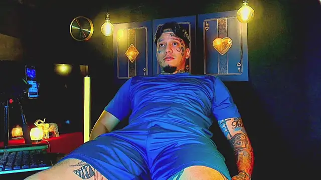 Snapshot of daimond_hope666 chatting on October 17, 8:33 pm daimond hope666 online show from October 17, 8:33 pm