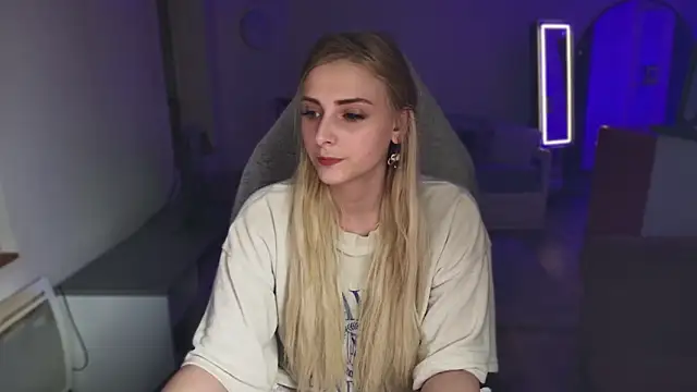 ce leste   online show from February 2, 9:56 pm