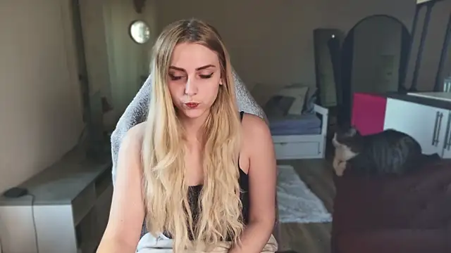 ce leste   online show from February 4, 4:29 pm