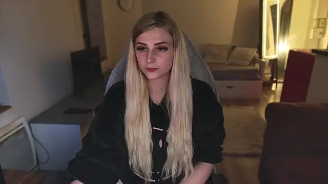 ce leste   online show from February 15, 10:10 pm