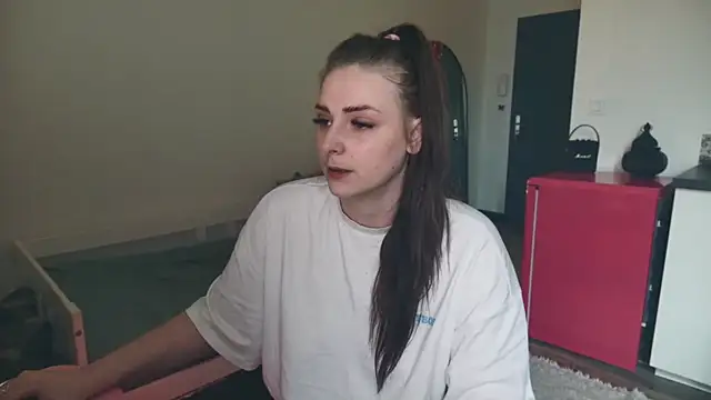 Snapshot of ce_leste__ chatting on February 17, 9:28 am ce leste online show from February 17, 9:28 am