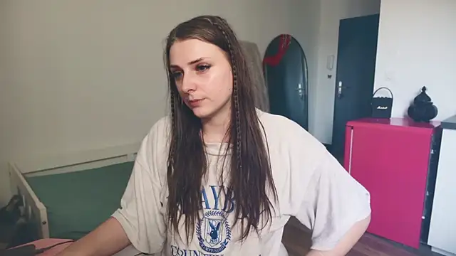 Snapshot of ce_leste__ chatting on February 18, 9:27 am ce leste online show from February 18, 9:27 am