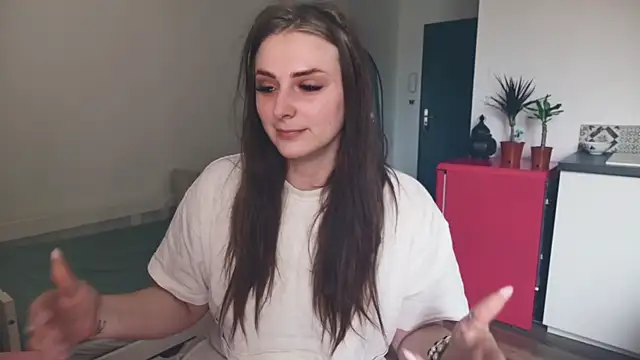 Snapshot of ce_leste__ chatting on February 23, 11:51 am ce leste online show from February 23, 11:51 am