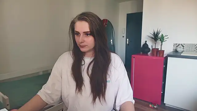 Snapshot of ce_leste__ chatting on March 4, 2:23 pm ce leste online show from March 4, 2:23 pm