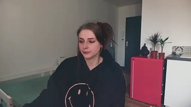 Snapshot of ce_leste__ chatting on March 5, 10:22 am ce leste online show from March 5, 10:22 am