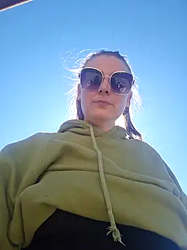 Snapshot of ce_leste__ chatting on March 18, 1:36 pm ce leste online show from March 18, 1:36 pm