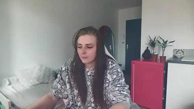 Snapshot of ce_leste__ chatting on April 2, 11:08 am ce leste online show from April 2, 11:08 am