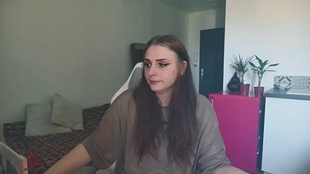Snapshot of ce_leste__ chatting on April 17, 11:57 am ce leste online show from April 17, 11:57 am